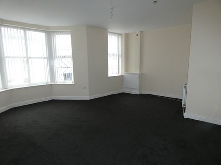 Tyldesley Road flat B - Photo 2