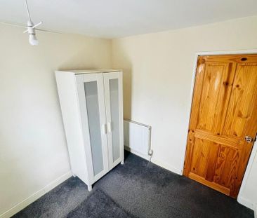 1 bedroom in a flat share to rent - Photo 4