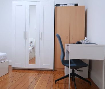 New Renovated 4 Spacious Bedrooms with Sunroom - Photo 6