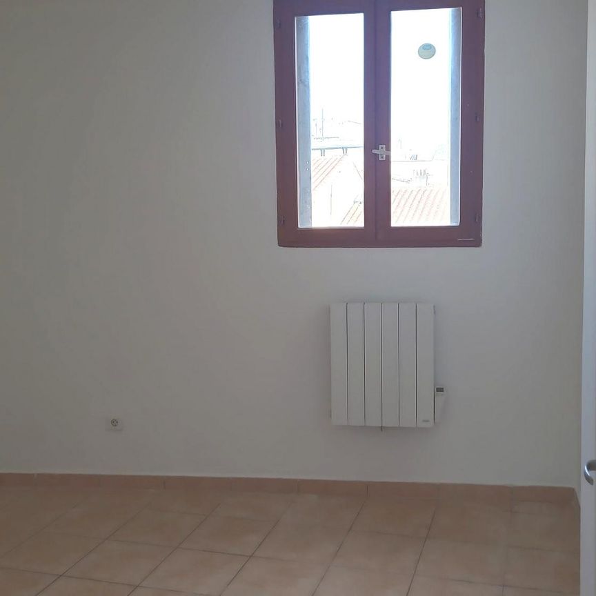 Location Appartement 2 pièces 25m² MARSEILLE 1er - Photo 1