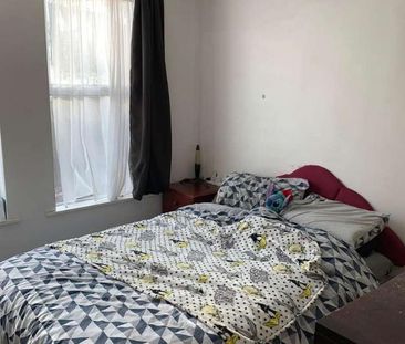 Portland House Grosvenor Road, SO17 - Photo 6