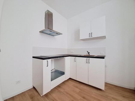 Location Appartement 4 pièces 77m² DIJON 21000 - Photo 3