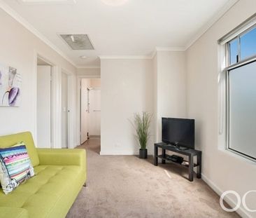 Open the Door to Effortless Style - Photo 1