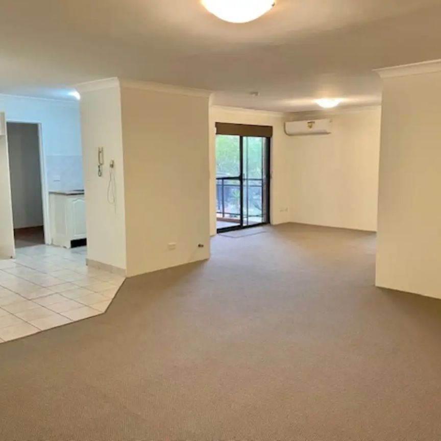 “FANTASTIC 2 BEDROOM APARTMENT” - Photo 1