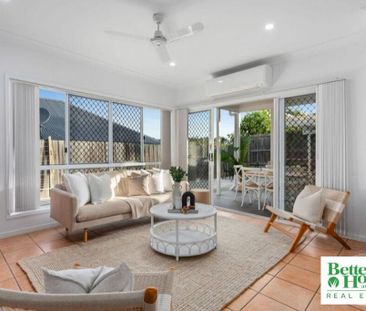 Bright, Spacious & Conveniently Located 3 Bedroom Home - Photo 1