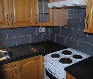 1 bedroom Flat - Wordsworth Court, Hatfield - Photo 3