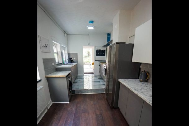 7 Bed Terraced House, Church Road, B24 - Photo 1
