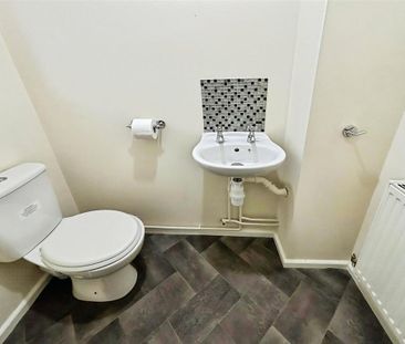 3 bedroom mews to rent - Photo 4
