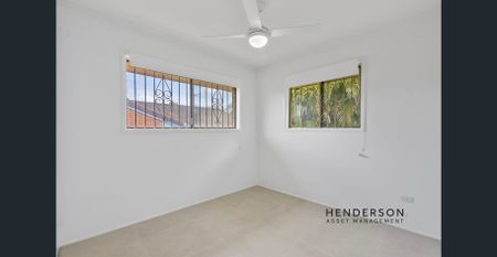 COSY HOME WITH SPACIOUS YARD IN A QUIET LOCATION - Photo 2