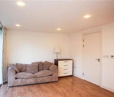 Studio to rent - Photo 2