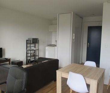 Location Appartement 1 pièce 30m² ORLEANS 45100 - Photo 2