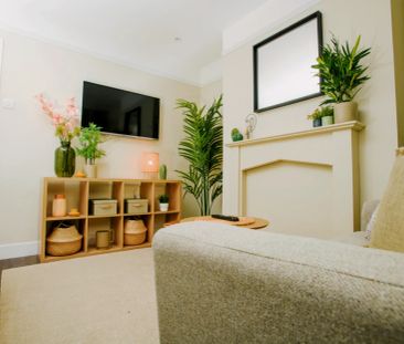 2 Bed 1 Bath - Photo 2