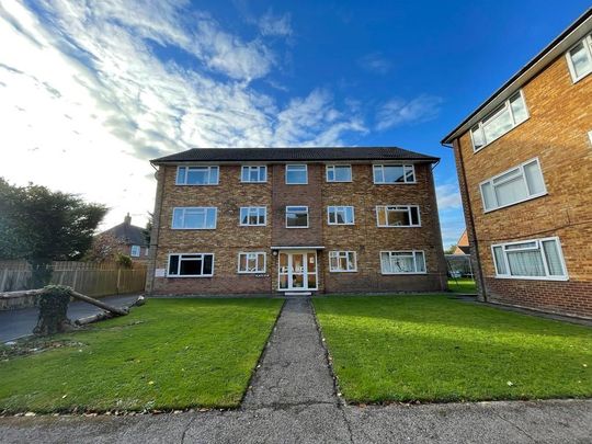 2 bedroom flat to rent - Photo 1