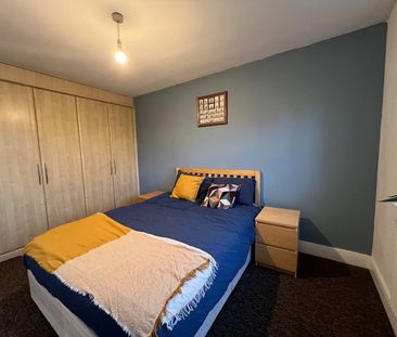 Room in a Shared House, Pavilion Square, SW17 - Photo 4