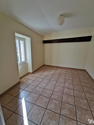 Sur la commune de NYONS (26) un T3 de 52 m² au 1er étage. - Photo 1