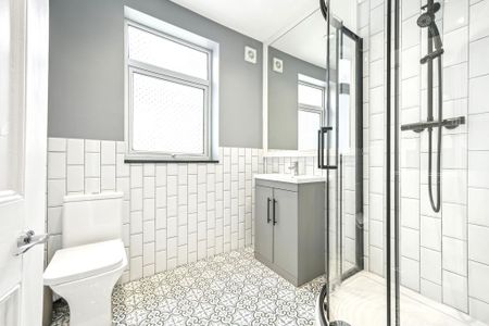 4 bedroom apartment to rent - Photo 3