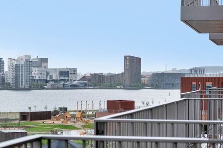 Lys 3-værelses lejlighed med altan og panoramaudsigt i Nørresundby - Foto 4