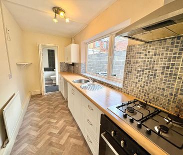 2 bedroom terraced house to rent - Photo 6