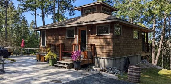 One Bedroom Cottage - Photo 2