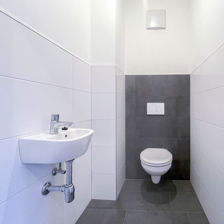 Erstbezug - 1- Zimmer Wohnung mit Küche am Hauptplatz in Enns - Foto 1