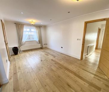 5 bedroom end of terrace house to rent - Photo 3