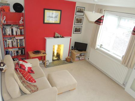 2 bedroom semi-detached house to rent - Photo 2