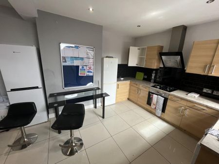 Rokeby Gardens, Leeds, LS6 - Photo 3