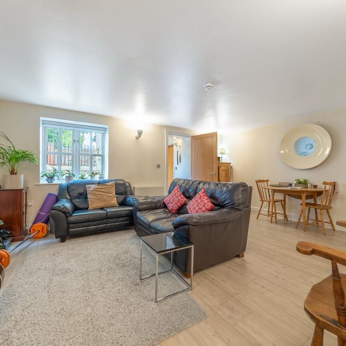 2 bedroom apartment to rent - Photo 1