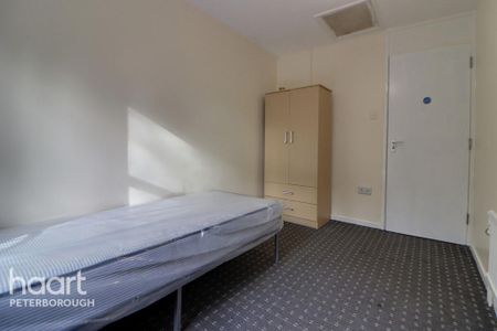 1 bedroom in a house share to rent - Photo 3