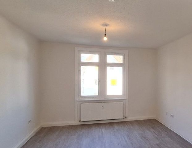 Umzug gefällig? - attraktive 2-Zimmer-Wohnung mit Balkon - Foto 1