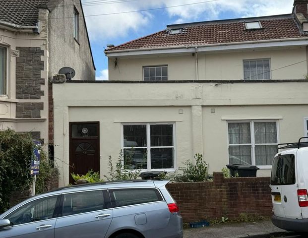 6 bedroom apartment to rent - Photo 1