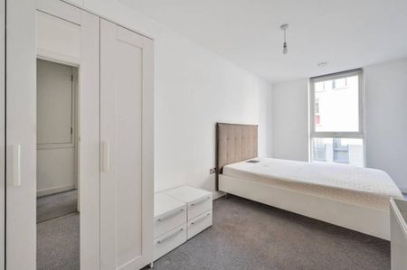 3 bedroom flat to rent - Photo 4