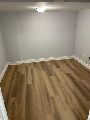 For Lease - 274 Oxbow Crescent Unit# Walk Out Basement, Mississauga, Ontario - Photo 1