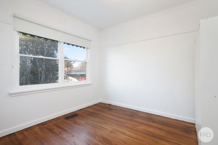COZY HOME WITH DETACHED STUDIO - Photo 2