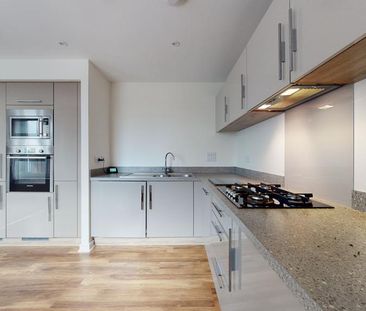 2 bedroom flat to rent - Photo 2