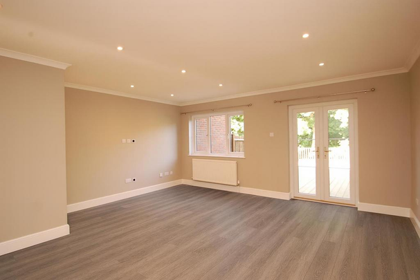 3 bedroom terraced house to rent - Photo 1