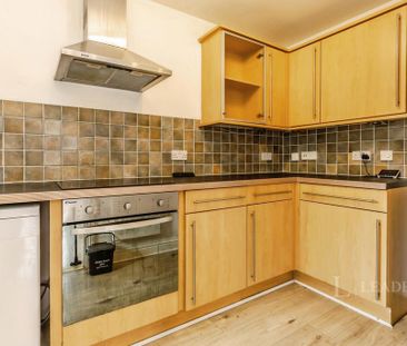 2 bedroom flat to rent - Photo 5
