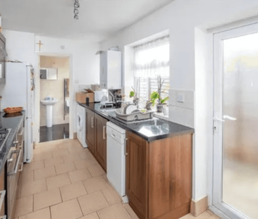 2 bedroom terraced house to rent - Photo 1