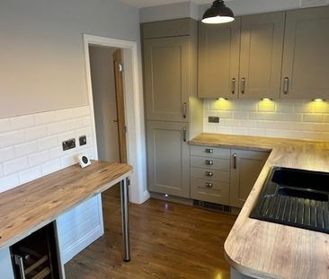 2 bedroom terraced house to rent - Photo 2