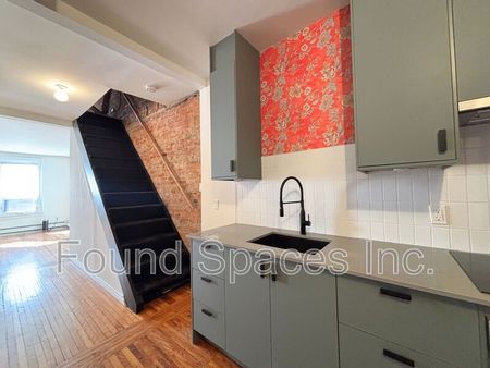 $1,899 / 2 br / 1 ba / 328 James st N unit 2 - Photo 4