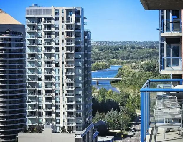 Bright & Spacious 2-Bed, 2-Bath Condo in Five West Tower II – Freshly Updated! | 910 5th Ave SW, Calgary - Photo 1