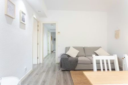 Carrer de Sant Iscle, Barcelona, Catalonia 08031 - Photo 5