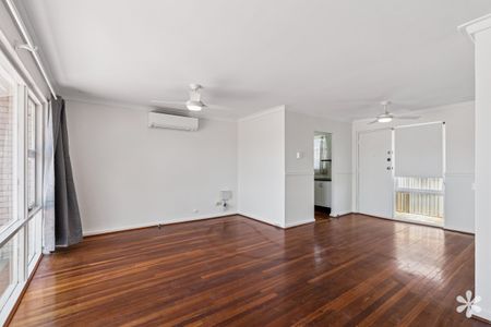 10 Devon Way - Photo 2