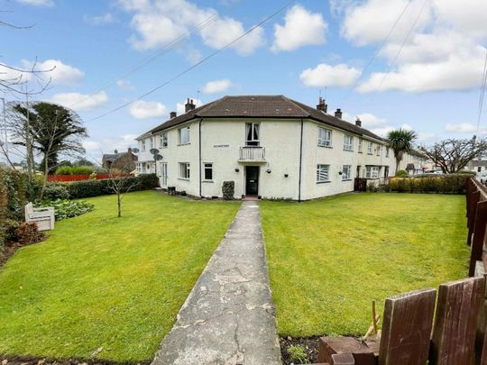 Flat to rent on - Photo 1