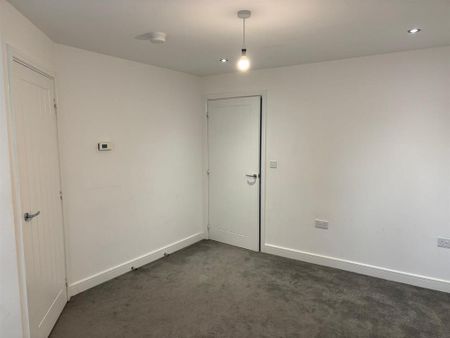 3 bedroom end of terrace house to rent - Photo 5