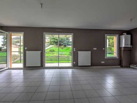 Location Appartement 3 pièces 76 m2 à Saint-Paul-en-Jarez - Photo 4