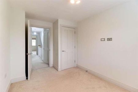 Agraria Road, Guildford, GU2 - Photo 3