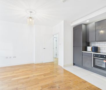 16 Elmfield Road, Bromley, BR1, London - Photo 2