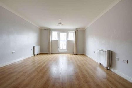 Ovaltine Court, Kings Langley, WD4 - Photo 3