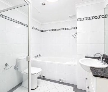 Resort-Style Apartment in the Heart of Chatswood - Near Station! - Photo 6